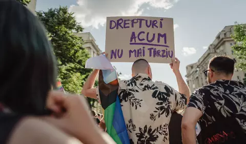 Asociația ACCEPT: Protecția și recunoașterea legală a tuturor familiilor din România, mai necesară decât oricând