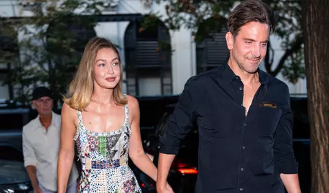 Gigi Hadid și Bradley Cooper s-au căsătorit în secret? Detaliul care a atras atenția la Paris