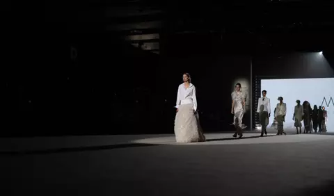 Cum e cu adevărat să lucrezi la Fashion Week înainte de absolvire: experiența imersivă ELLE Education