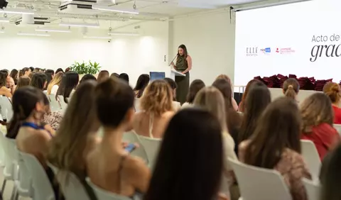 Nu-ți mai irosi potențialul într-un job pe care îl urăști: Definește-ți vocea pentru a-ți construi o carieră în modă care se potrivește cu adevărat vieții tale