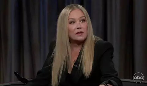 Christina Applegate, primul mesaj după îndelungata sa spitalizare. Ce a avut de împărtășit actrița și cum arată acum?