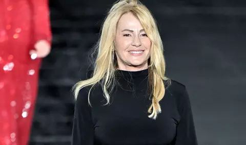 Nadia Comăneci, debut spectaculos la Le Défilé L'Oréal Paris 2026. Fostă gimnastă a purtat creații românești