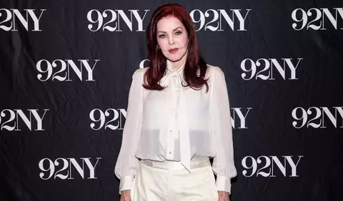 Priscilla Presley, apariție rară alături de fiul ei, Navarone. Prin ce momente dificile au trecut împreună