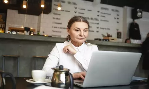 Femeie și antreprenoare online: Descoperă cum să faci bani în mediul virtual!