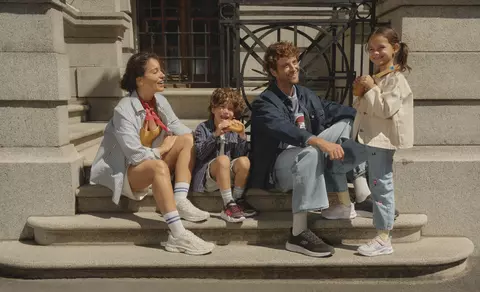 Tendințe și confort pentru viața de zi cu zi: sneakerși chic la prețuri accesibile pentru întreaga familie