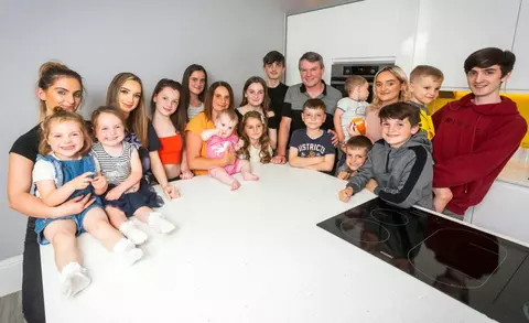 O femeie din Anglia va fi mamă pentru a 22-a oară, la doar 44 ani