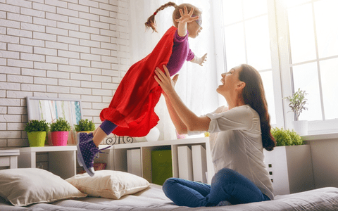 Specialiștii în parenting avertizează: supraprotecția e un rău pe care i-l faci copilului din prea multă dragoste