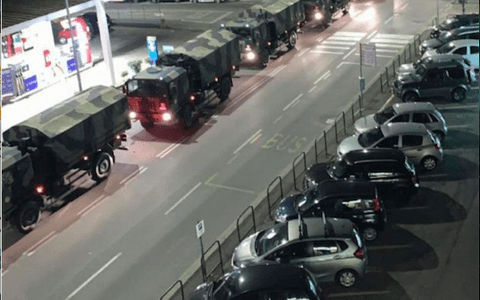 Imaginile din Bergamo care îți dau fiori. Camioane militare transportă zeci de sicrie ale victimelor provocate de coronavirus pentru a fi incinerate