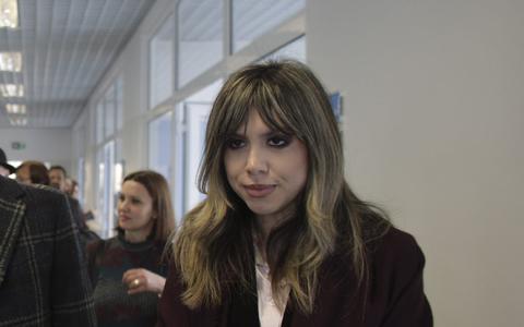 LegÄƒturÄƒ Educatie Morala SÄƒrbÄƒtoare Denise Rifai In Fusta Mini Kimwriteswell Com