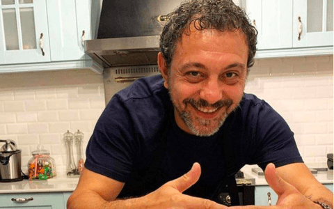 Rețeta lui Chef Sorin Bontea pentru cel mai bun cheesecake cu fructe de pădure