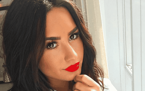 Demi Lovato, la un pas de moarte după o supradoză de droguri: "Am avut trei atacuri cerebrale"