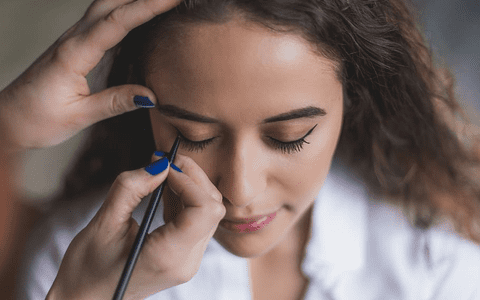 (P) 7 trucuri pentru un look seducător
