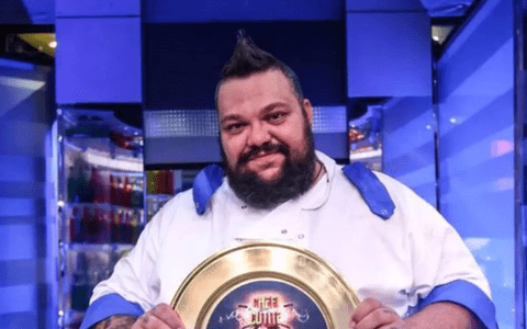 Cum arată acum Munti, câștigătorul „Chefi la cuțite”, sezonul 6. A slăbit 50 kg și are multe tatuaje
