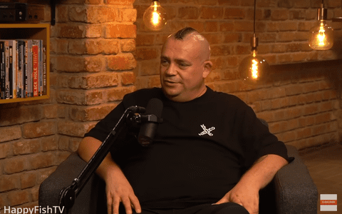 Tata Vlad recunoaște că fanii sunt agresivi cu artiștii care cântă înaintea B.U.G. Mafia: „Smiley a picat la mijloc”