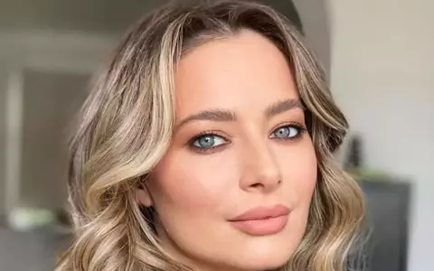 Laura Cosoi, pictorial exclusiv în VIVA! Însărcinată în luna a treia, arată senzațional