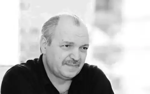 Sicriul cu trupul neînsuflețit al lui Victor Socaciu, depus la Palatul Parlamentului. Va fi înmormântat mâine, în Prahova
