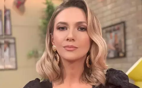 Adela Popescu are COVID-19 a doua oară: „Îmi curge nasul și gâtul mă doare”. Cine o înlocuiește la Vorbește Lumea