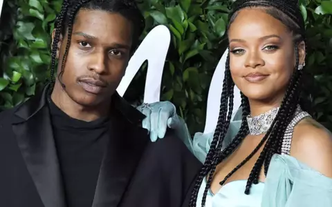 Cât costă ținuta pe care Rihanna a purtat-o când a anunțat că este însărcinată. Suma e colosală
