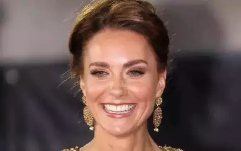 De ce nu poartă niciodată Kate Middleton portocaliu în public. Regina Elisabeta a II-a adoră această culoare