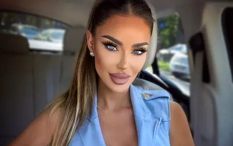 Bianca Drăgușanu a fost reclamată la Protecția Animalelor, după ce și-a vopsit câinele în roz: "Să suni și să spui că..."