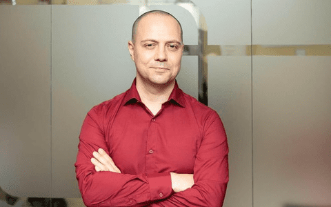 Cum arată casa lui Dan Badea. Comediantul are o locuință de lux: „Este o casă de vacanță în mijlocul orașului”
