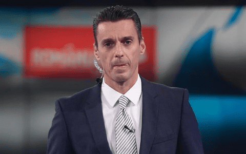 Mircea Badea l-a ironizat George Buhnici. Ce gest a făcut prezentatorul TV: "Ne scuzați, atât s-a putut"