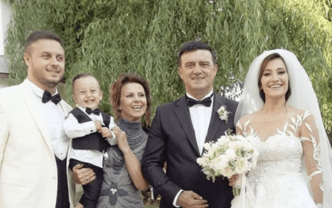 Claudia Pătrășcanu continuă războiul cu soacra: "O mamă trebuie să crească un bărbat în adevăratul sens al cuvântului"