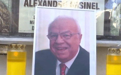 Primele imagini de la priveghiul lui Alexandru Arșinel. Sicriul a fost depus la Teatrul Constantin Tănase, din București