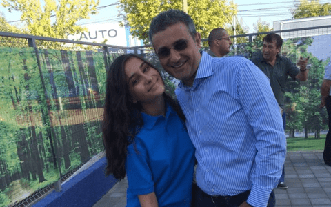 Cum arată și cu ce se ocupă fiica lui Robert Turcescu, la 21 de ani. Ioana Taisia este studentă în SUA și are propria afacere
