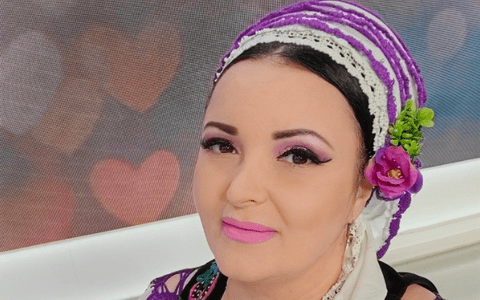 De ce Silvana Rîciu ține pământ de la mormântul mamei sale lângă pat: „Părintele m-a sfătuit să fac asta”