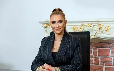 Anamaria Prodan a sărbătorit Ziua Națională în mijlocul mulțimii. Mesajul patriot al impresarei: "România, iartă-ne că..."