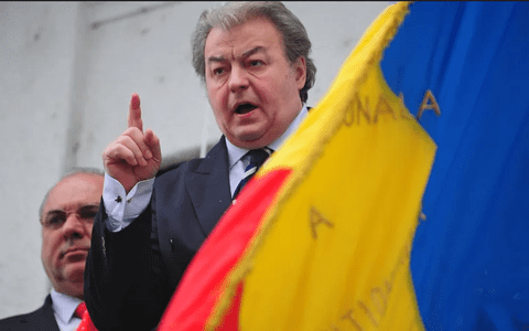 Ce făcea Corneliu Vadim Tudor în fiecare an, de 1 Decembrie: „Pentru  țara mea îmi dau viața!"