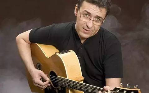 Florin Chilian a fost părăsit de tată și a petrecut anii copilăriei pe străzi: „Cea mai puternică senzație? Foamea!”