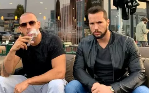 Stenograme din dosarul fraților Andrew și Tristan Tate. Și-ar fi obligat victimele să se tatueze cu numele lor: "O femeie nu își părăsește niciodată bărbatul"