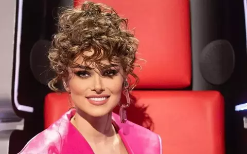 „Știi cu cine a fost înainte? Cu nepotul lui Nea Marin”. Theo Rose, bârfită într-un mall din București, în timp ce era cu Anghel Damian. Reacția artistei