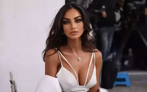 Mădălina Ghenea, ședință foto incendiară pe o plajă din Miami: „Ești cea mai sexy româncă!”