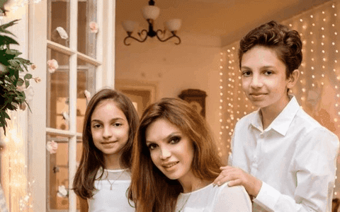 Ce mari și frumoși sunt copiii Cristinei Spătar. Cum arată Aida și Albert la 11, respectiv 13 ani