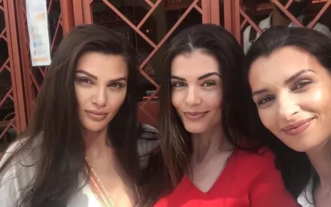 Cum se înțelege Ramona Gabor cu cele două surori, Monica Gabor și Alina: „Cu cea mai mare nu m-am certat niciodată, e cea mai înțeleaptă dintre noi”