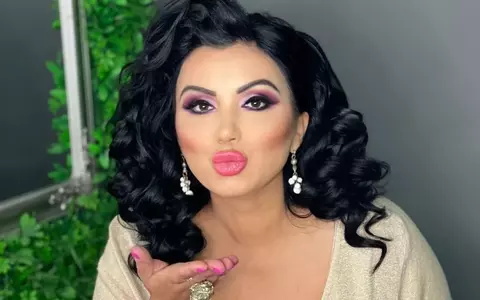 "Important e să nu arăți ca păpușa Chucky. Multe nu mai seamănă cu poza din buletin". Adriana Bahmuțeanu a recunoscut că este vedeta cu cele mai multe operații estetice / EXCLUSIV