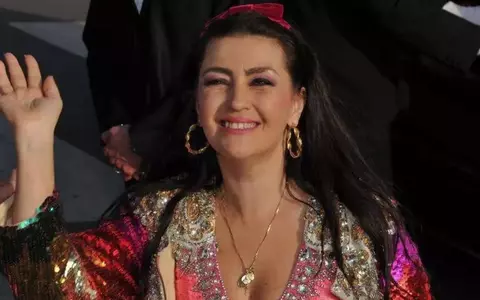 Primele imagini de la priveghiul Ronei Hartner. Sora și fratele regretatei artiste sunt copleșiți de durere