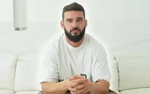 Dorian Popa a apelat la avocat, după ce au apărut imagini cu buletinul lui pe Internet și s-au creat conturi false în numele său: „Nu vă mai jucați cu focul. Amenzile sunt uriașe”