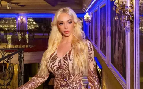 Din ce câștigă bani Alexandra, fiica lui Carmen Harra: „Își dorește să le ajute pe femei să-și descopere valoarea” / În trecut, a fost comparată cu Kim Kardashian