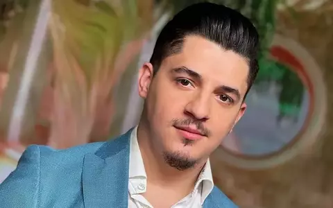 Bogdan de la Ploiești, moment emoționant alături de mama lui, pe scenă: "Adevărata mea avere". Cum arată mama artistului și ce mult seamănă cei doi