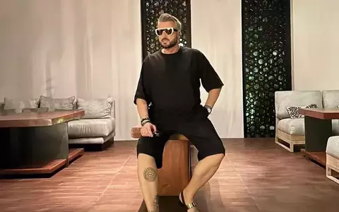 Cătălin Botezatu explică de ce își face unghiile de la picioare cu ojă neagră, de când avea 20 de ani: "Încetați cu prostia asta, nu dați dovadă decât de ură și invidie!"