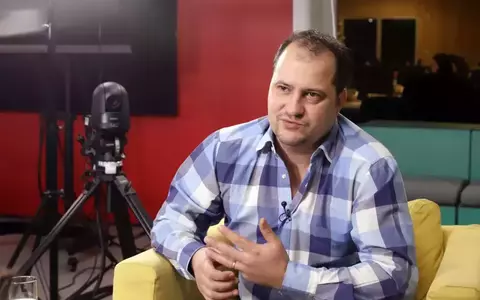 Ce spune Șerban Huidu, după 24 de ani la cârma show-ului ”Cronica Cârcotașilor”: ”Prin câte am trecut noi toți, pe lângă emisiune...” Acum vrea să facă un serial / EXCLUSIV