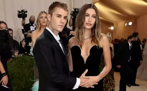 Cum arată casa de 16 milioane de dolari în care locuiesc Hailey și Justin Bieber. Înainte i-a aparținut Madonnei!