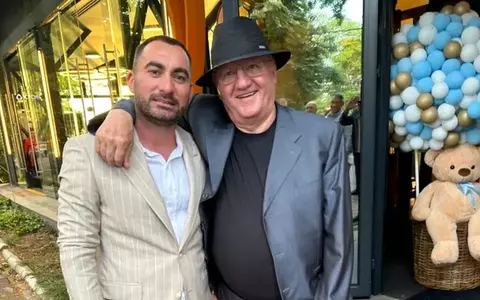 Pescobar și-a botezat fiul, iar iubita lui, Gianina Crișan, a făcut furori cu o rochie lungă, albă, elegantă la petrecerea de lux! Ce nume cu semnificație deosebită au ales pentru copilul lor