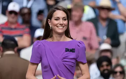 Ce mesaj a transmis Kate Middleton prin intermediul rochiei mov, purtate la finala Wimbledon. A fost a doua apariție publică a Prințesei de Wales de când a fost diagnosticată cu cancer