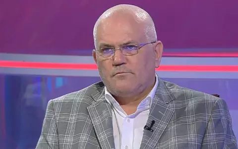 Profesorul Marius Pieleanu și-a dat demisia de la SNSPA, în urma acuzațiilor de hărțuire sexuală: "Sunt supus unui linşaj mediatic". Despre Alfred Bulai spune că este "un tip fabulos"