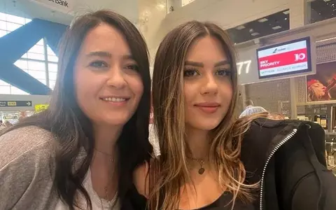 Alessia, fiica lui Ilie Năstase, și-a oficializat relația cu iubitul, la Paris. Cum a reacționat Amalia Năstase la fotografia postată: "Mă cunoaște lumea pe acolo!"